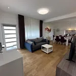 Zola Apartman