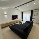 Zola Apartman *