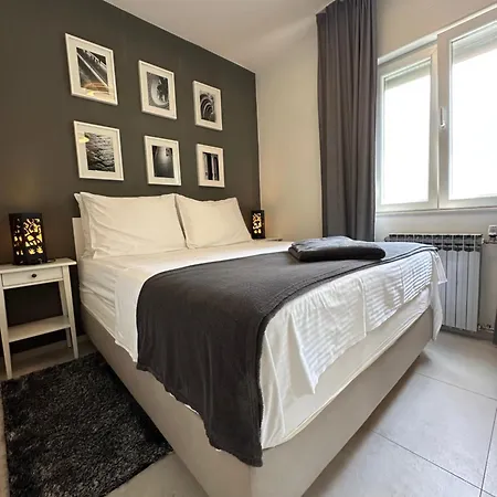 Zola アパート ザダル