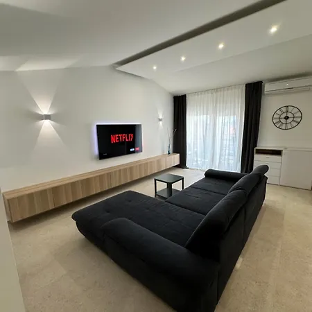 Zola Apartmán *